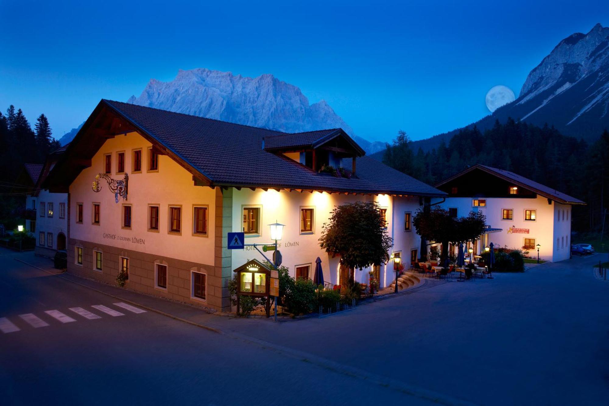 Hotel Zum Goldenen Loewen ببيرفيير المظهر الخارجي الصورة