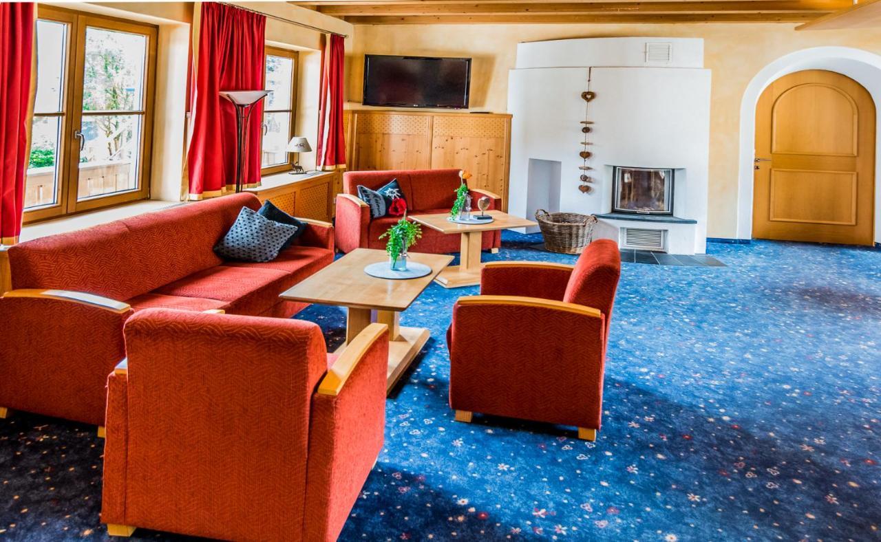 Hotel Zum Goldenen Loewen ببيرفيير المظهر الخارجي الصورة
